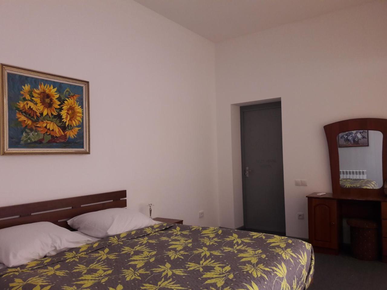 Jules Verne Hostel Tashkent Exterior photo